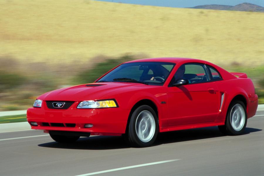  Ford Mustang GT 1999 года  (фото 24 из 47)